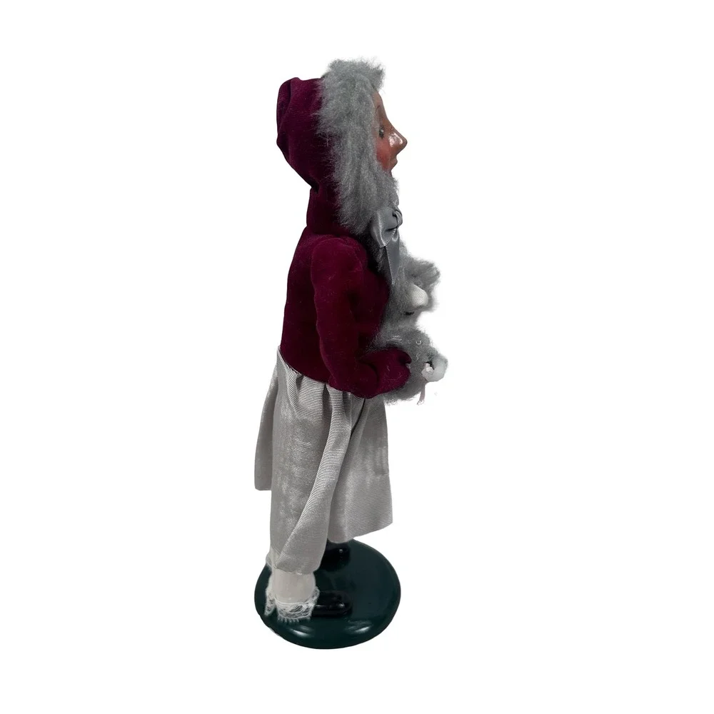 Vintage Byers Choice The Carolers 1996 Girl with Wreath Burgundy 12